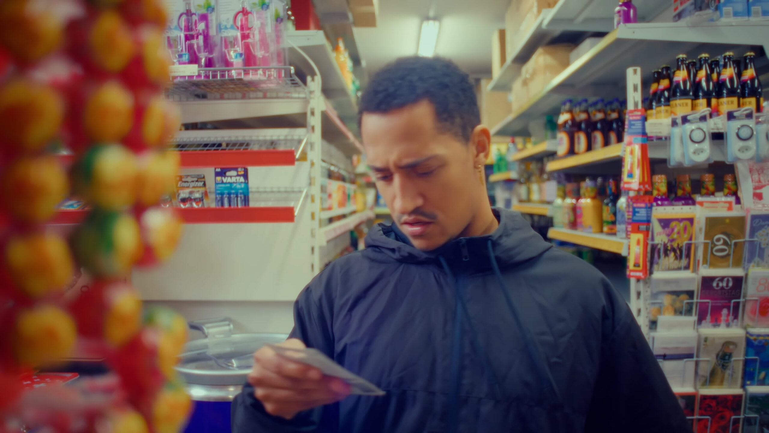 Batterie Werbespot Dominic Kallen